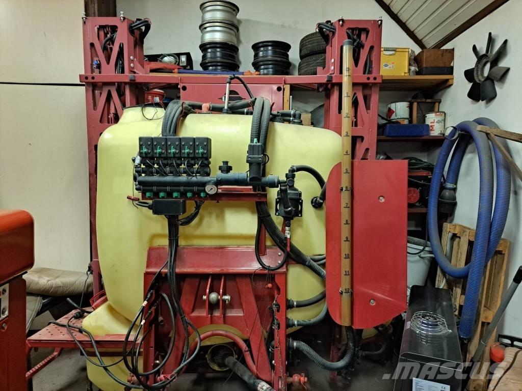 Hardi Master 1200 承載式噴霧機