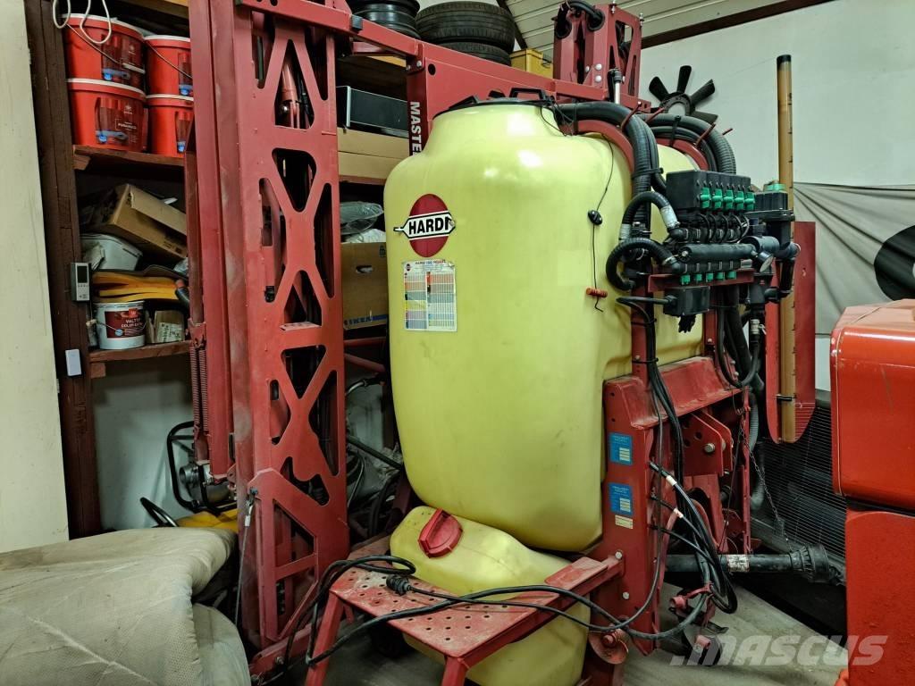 Hardi Master 1200 承載式噴霧機
