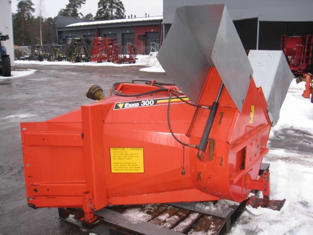 Esko LL300 掃雪機