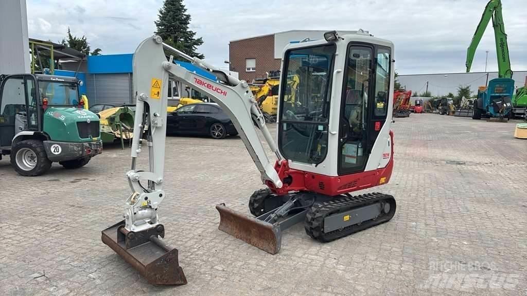 Takeuchi TB216 A 小型挖土機/掘鑿機<7t(小型挖掘機)