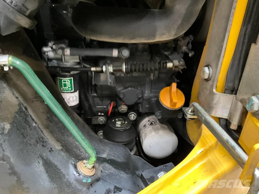 Komatsu PC 14 R-3HS 小型挖土機/掘鑿機<7t(小型挖掘機)