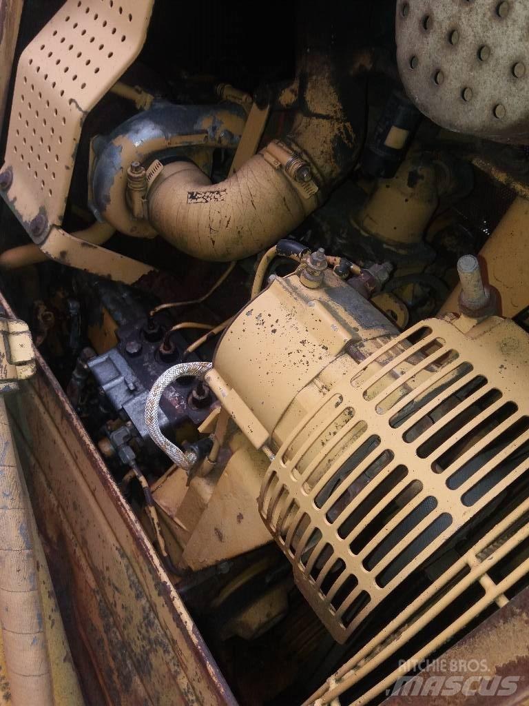 CAT D 4 H 履帶推土機