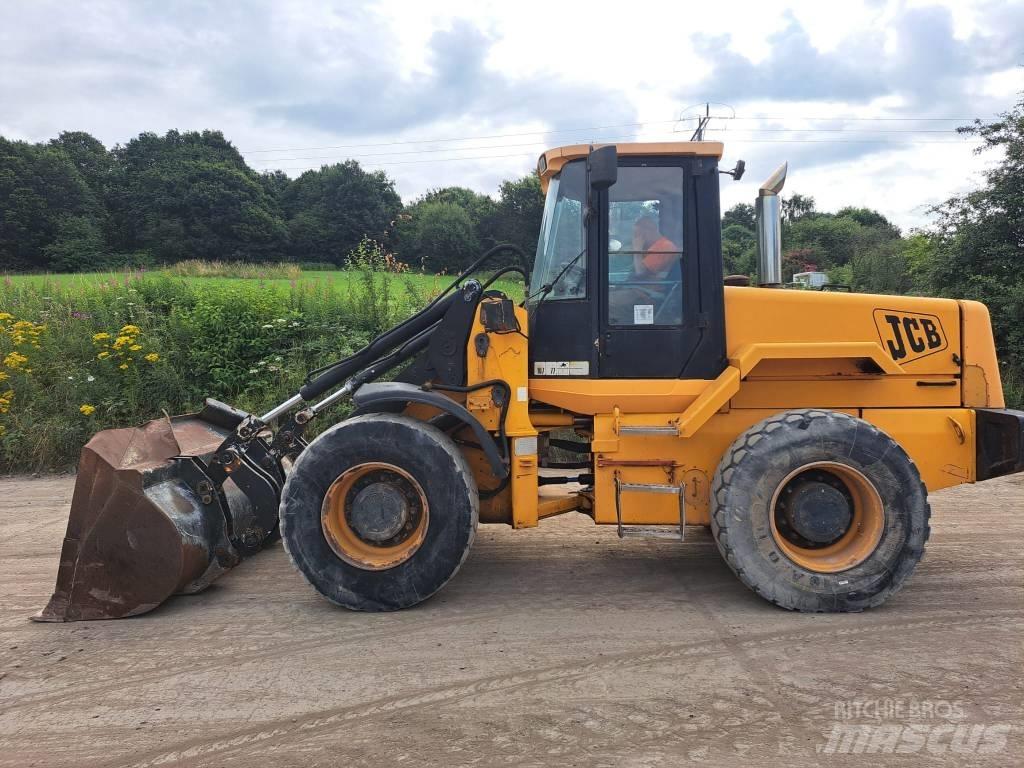 JCB 426 輪胎式裝載機