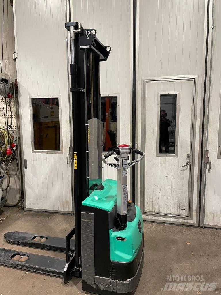 Mitsubishi SBP12N3 行走控制式堆積機
