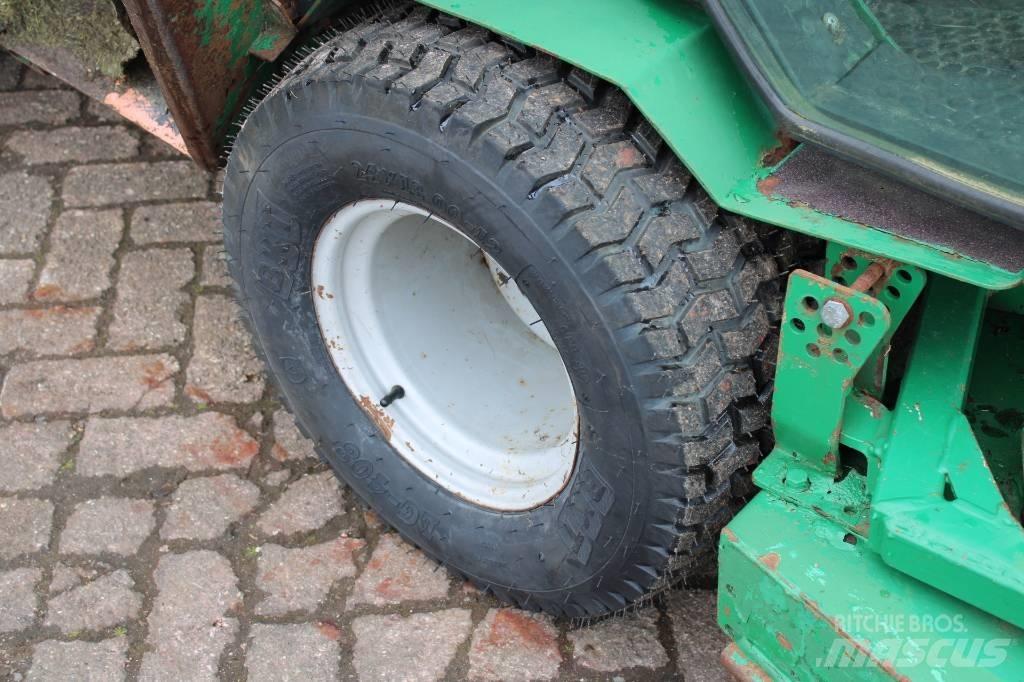 Ransomes Terrax 騎乘式割草機