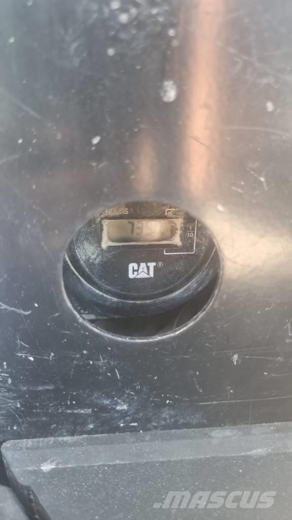 CAT 305.5 小型挖土機/掘鑿機<7t(小型挖掘機)