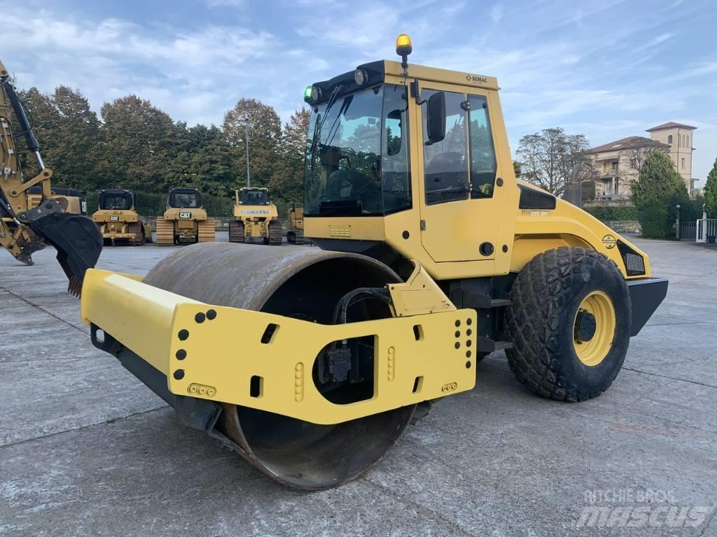 Bomag BW 213 D H-4 單輪滾壓機
