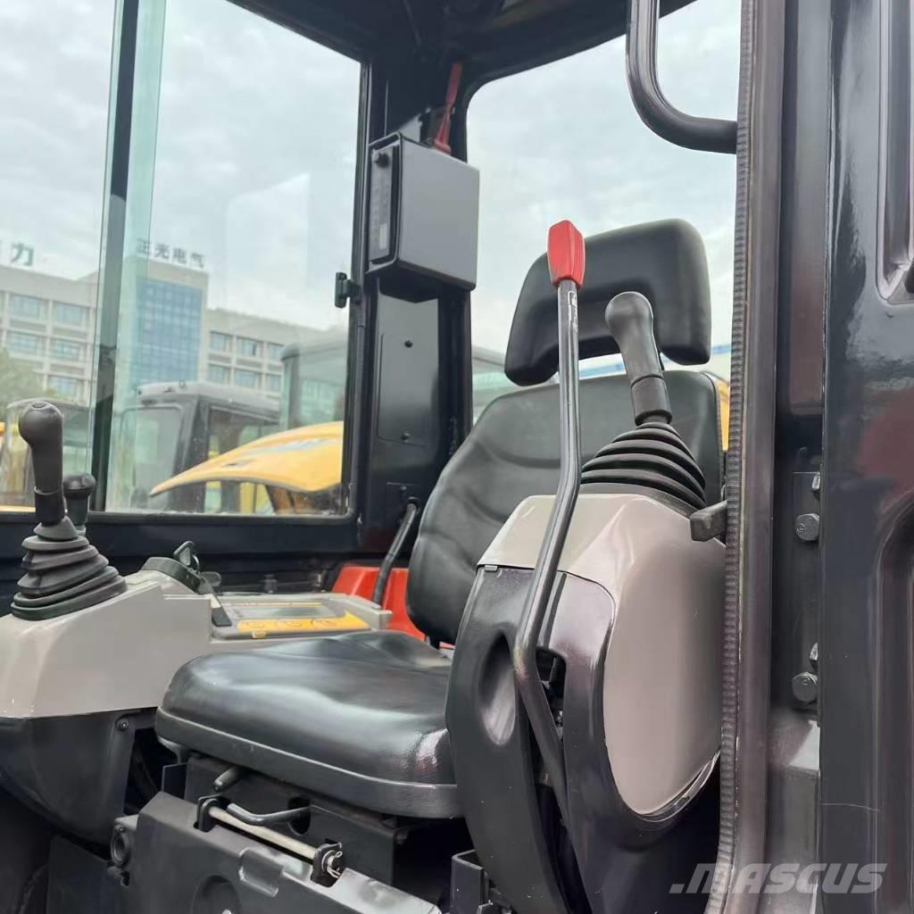 Kubota U 55-4 小型挖土機/掘鑿機<7t(小型挖掘機)