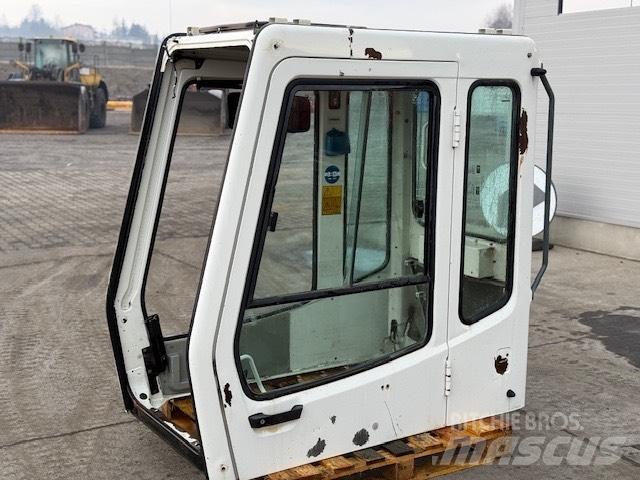 Liebherr R 944 B CAB 駕駛室與內部