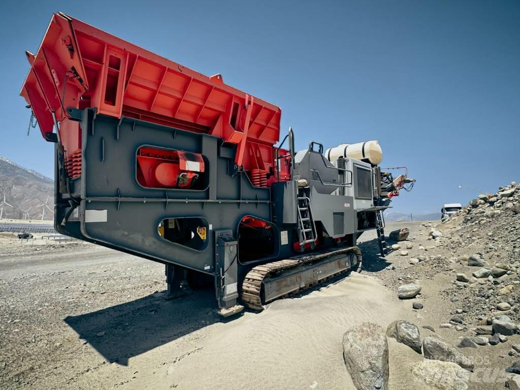Sandvik QJ 341 破碎機
