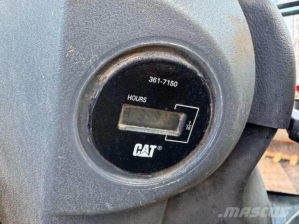 CAT CS 76 雙輪滾壓機