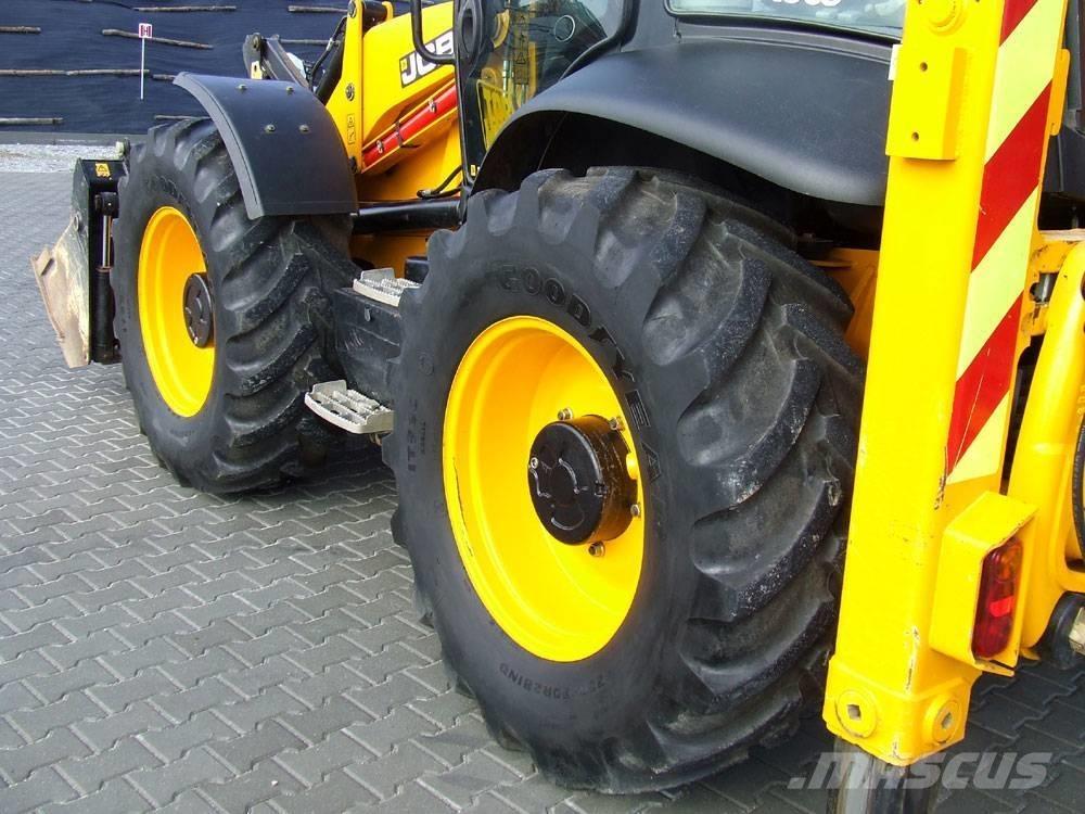 JCB 4CX 反鏟裝載機