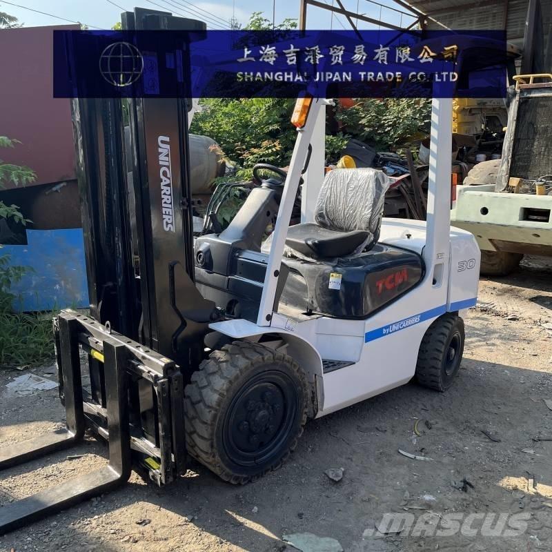TCM FD 30 柴油卡車