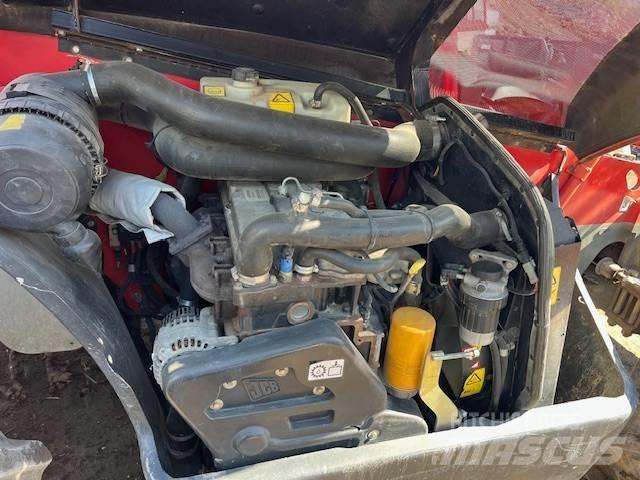 JCB 535-140 伸縮臂操作車