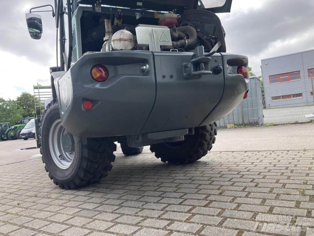 Kramer KL 35.8 T 伸縮臂操作車