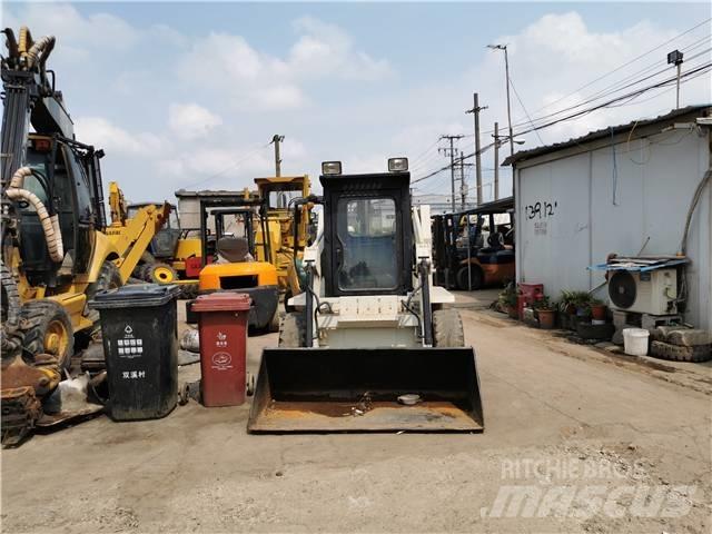 Bobcat S130 滑移轉向裝載機