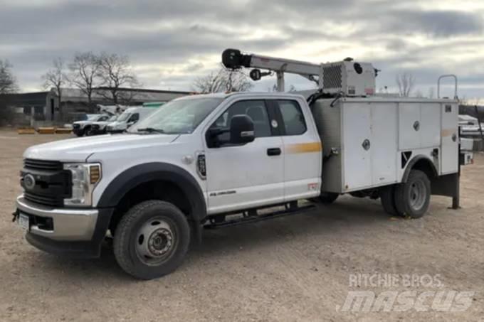 Ford F 550 XL SD 履帶式起重機
