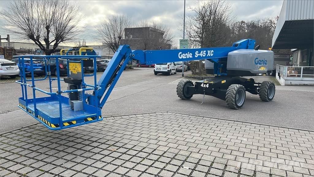 Genie S-45 XC 伸縮臂高空作業車