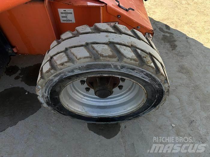 JLG E450AJ 其他升降機和作業平台