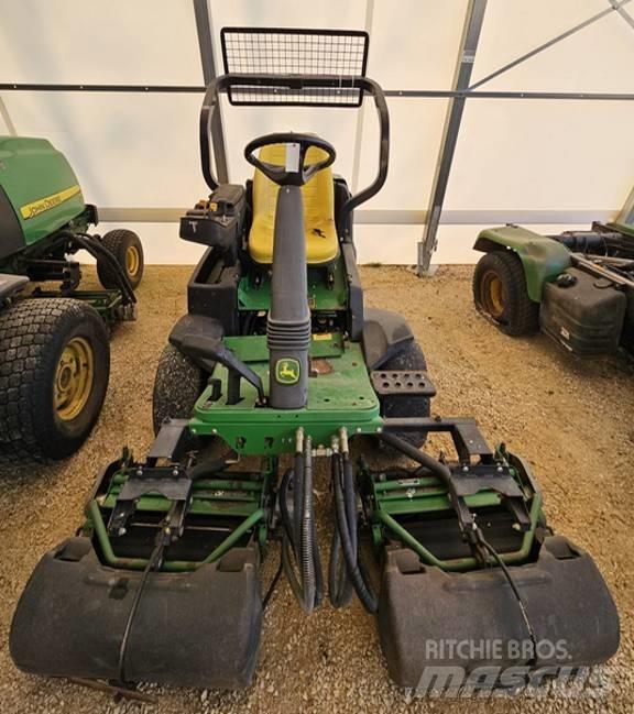 John Deere 2500 A 果嶺割草機