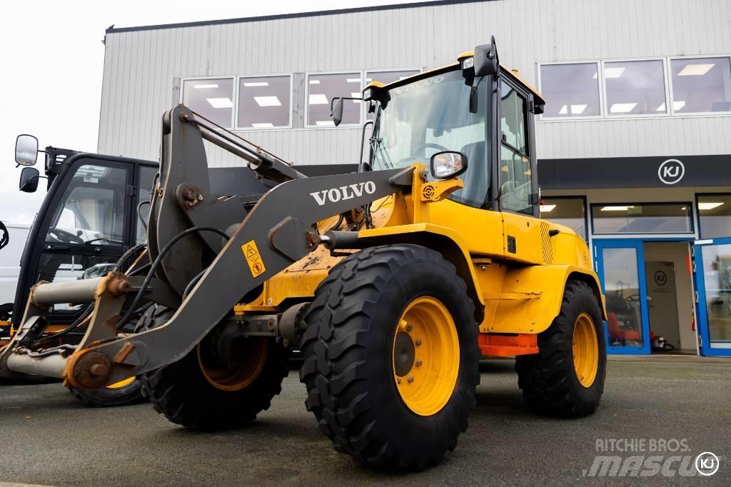 Volvo L 35 輪胎式裝載機