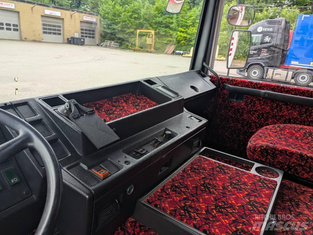 Volvo F 10 平板式/側卸式卡車