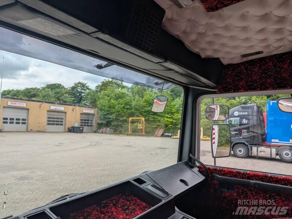 Volvo F 10 平板式/側卸式卡車