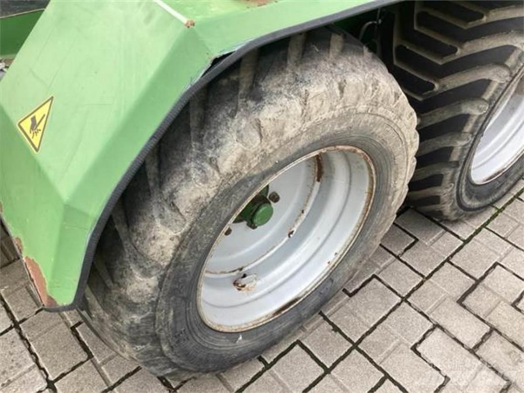 Krone CP 1500 MC 圓型牧草打包機