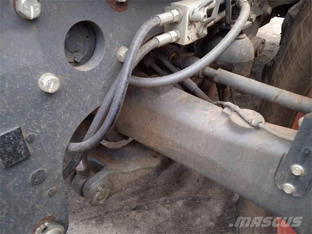 Kubota M7151 曳引機