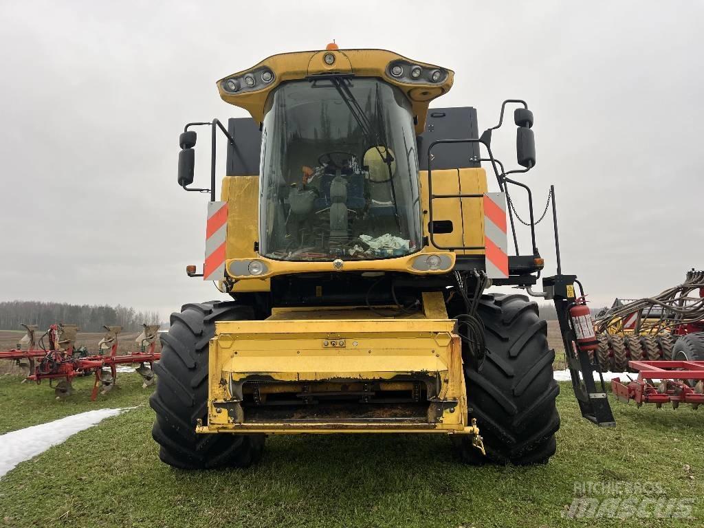 New Holland CSX 7070 聯合收穫機