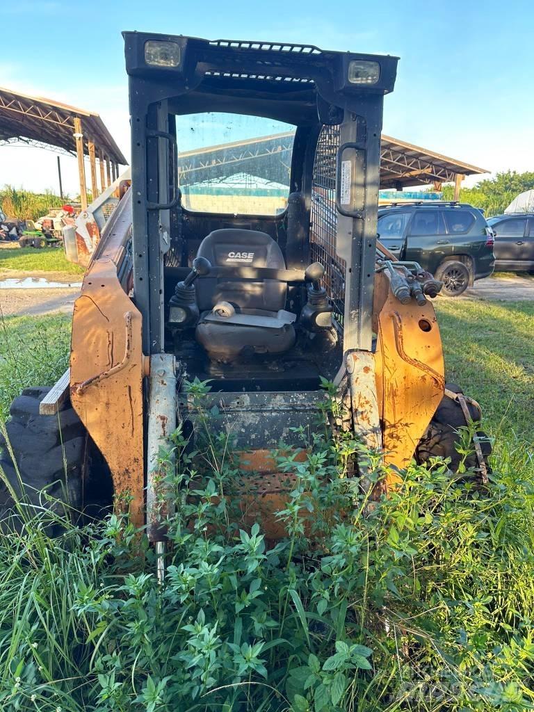 CASE SR 250 滑移轉向裝載機