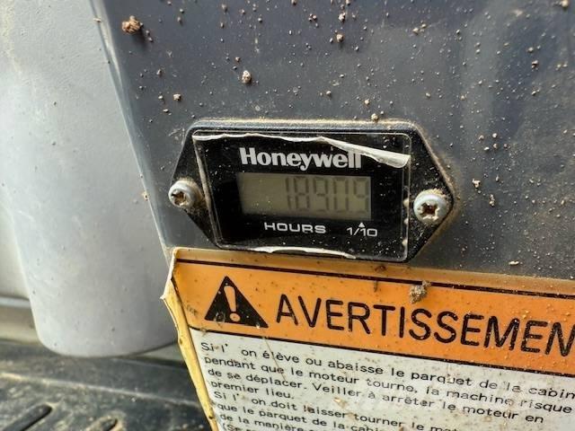 Takeuchi TB 250 小型挖土機/掘鑿機<7t(小型挖掘機)