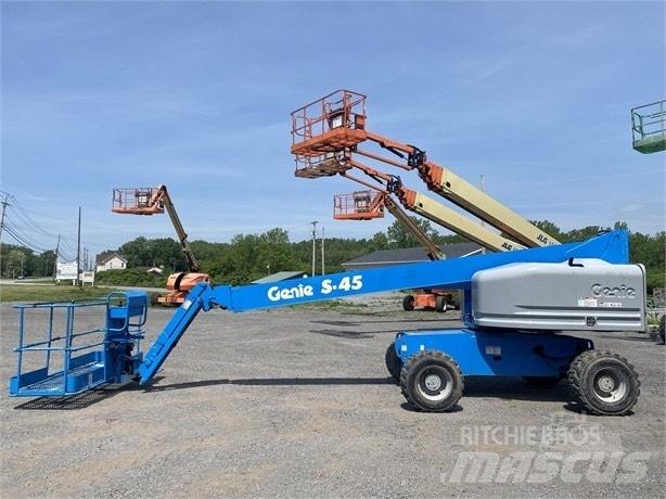 Genie S 45 伸縮臂高空作業車