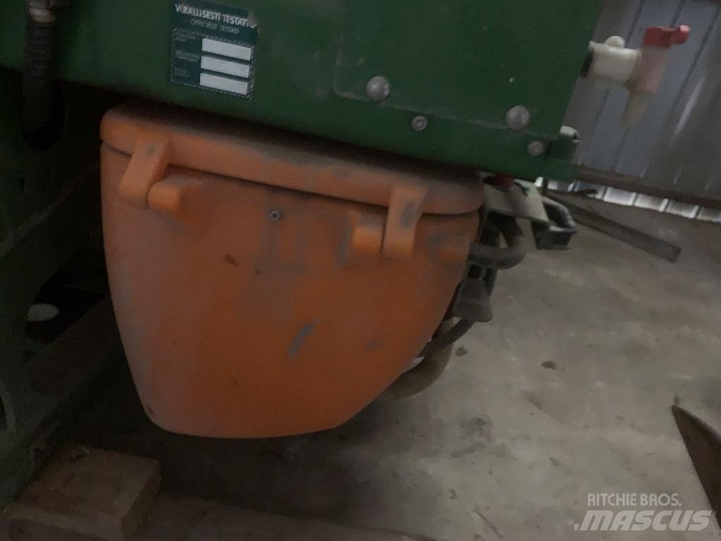 Amazone UF 1501 承載式噴霧機