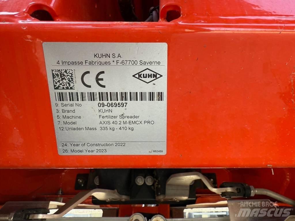 Kuhn AXIS 40.2 肥料撒佈機