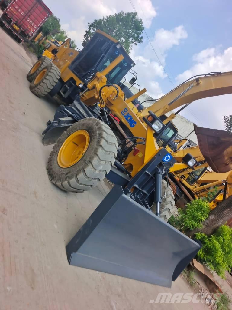 XCMG GR 2153 平土機