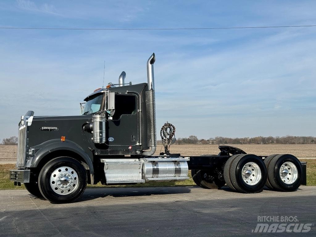 Kenworth W900 曳引機組件