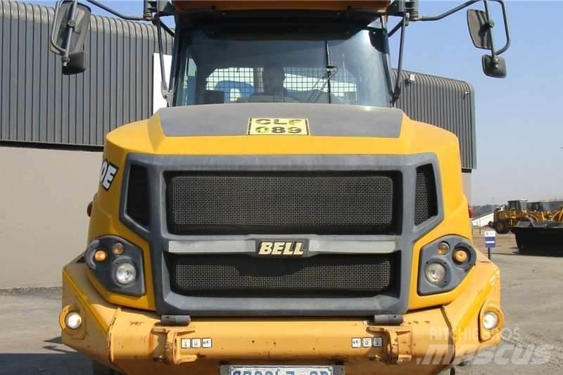 Bell B20E 6X4 鉸接式起吊車