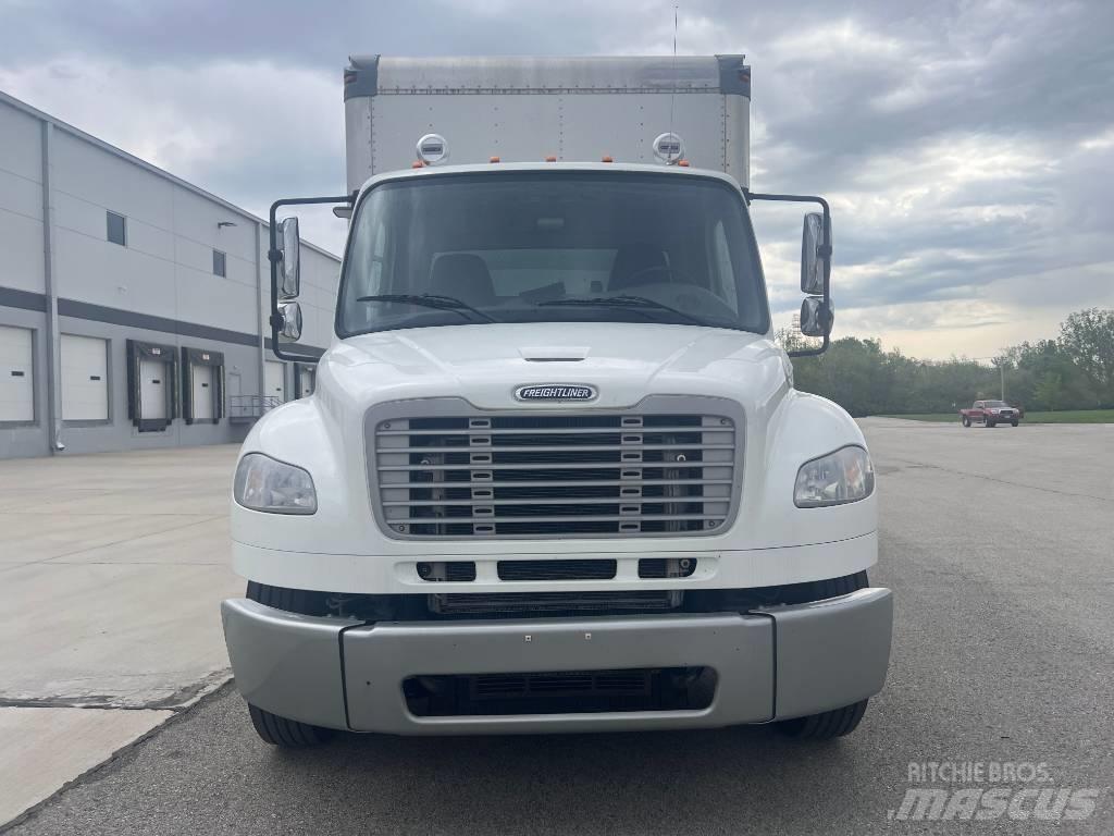 Freightliner M 106 貨箱式卡車