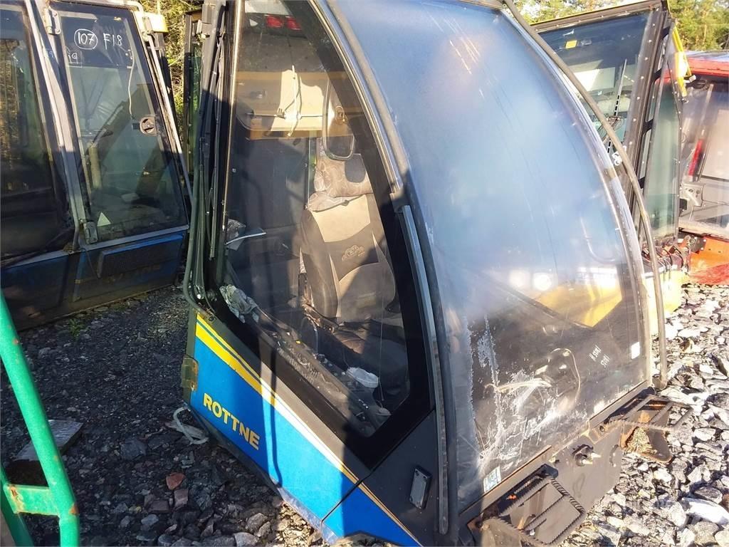 Rottne H20 駕駛室與內部