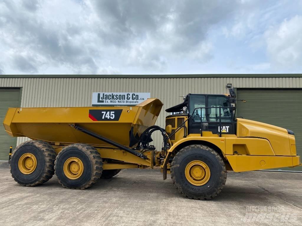 CAT 745 C 鉸接式起吊車