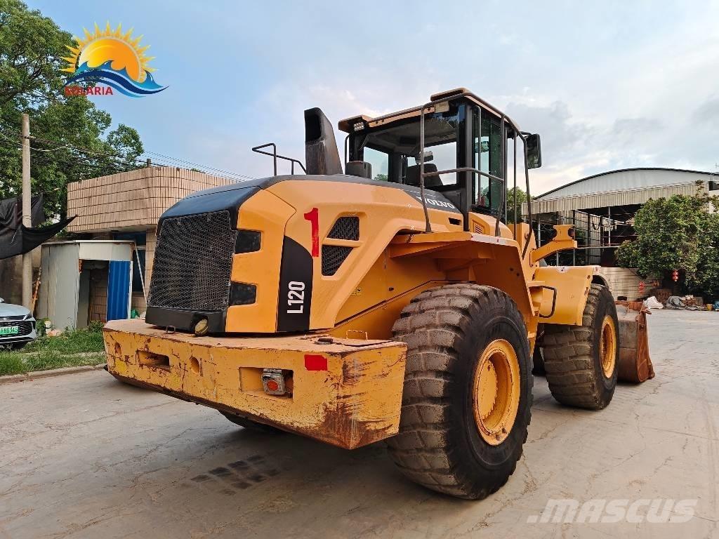 Volvo L 120 輪胎式裝載機