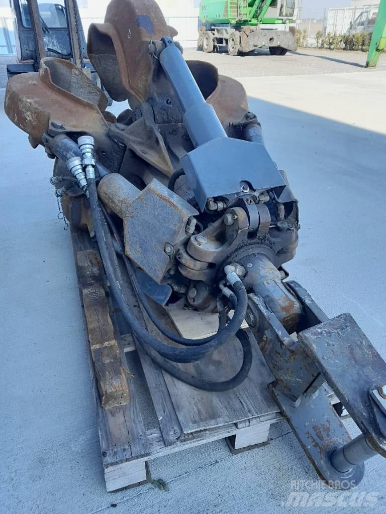 Sennebogen 830 廢棄物/工業用操作車
