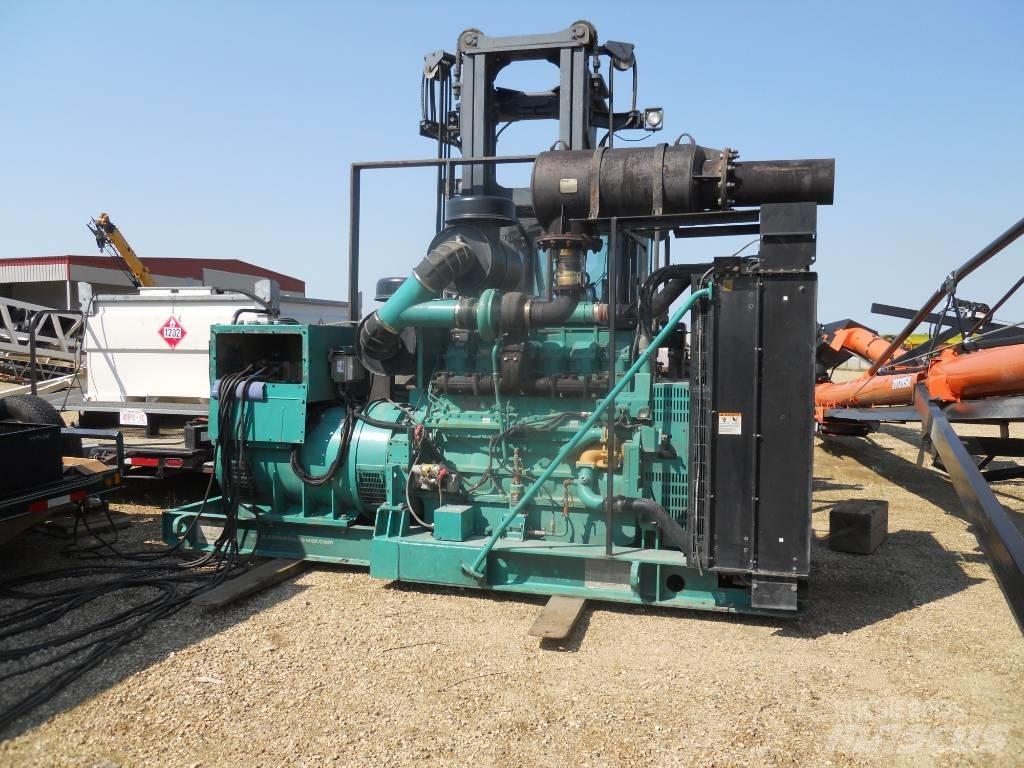 Cummins 600KW 柴油發電機