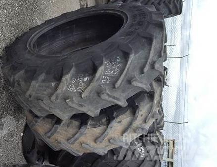 Pneus 13.6R28 輪胎、車輪和輪圈