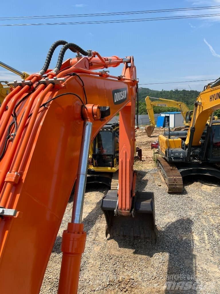 Doosan DX 260 履帶式 挖土機/掘鑿機/挖掘機
