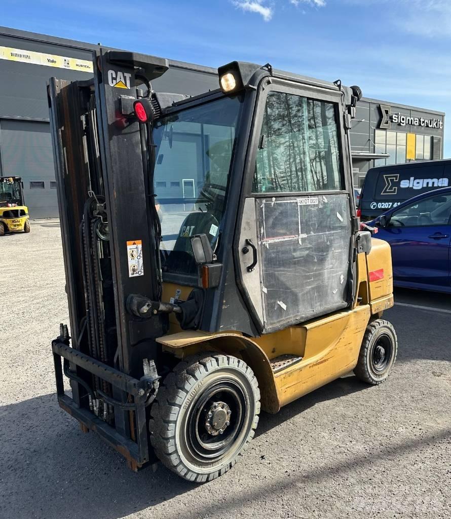 CAT DP 25 K 柴油卡車