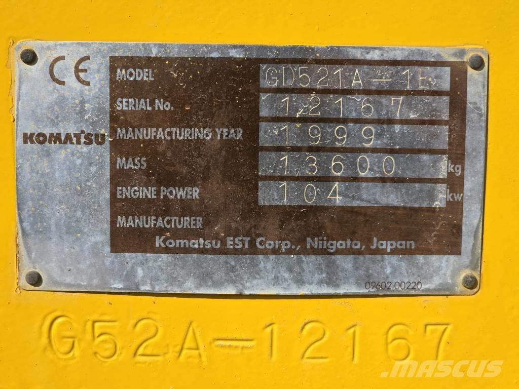 Komatsu GD 521 A-1 平土機