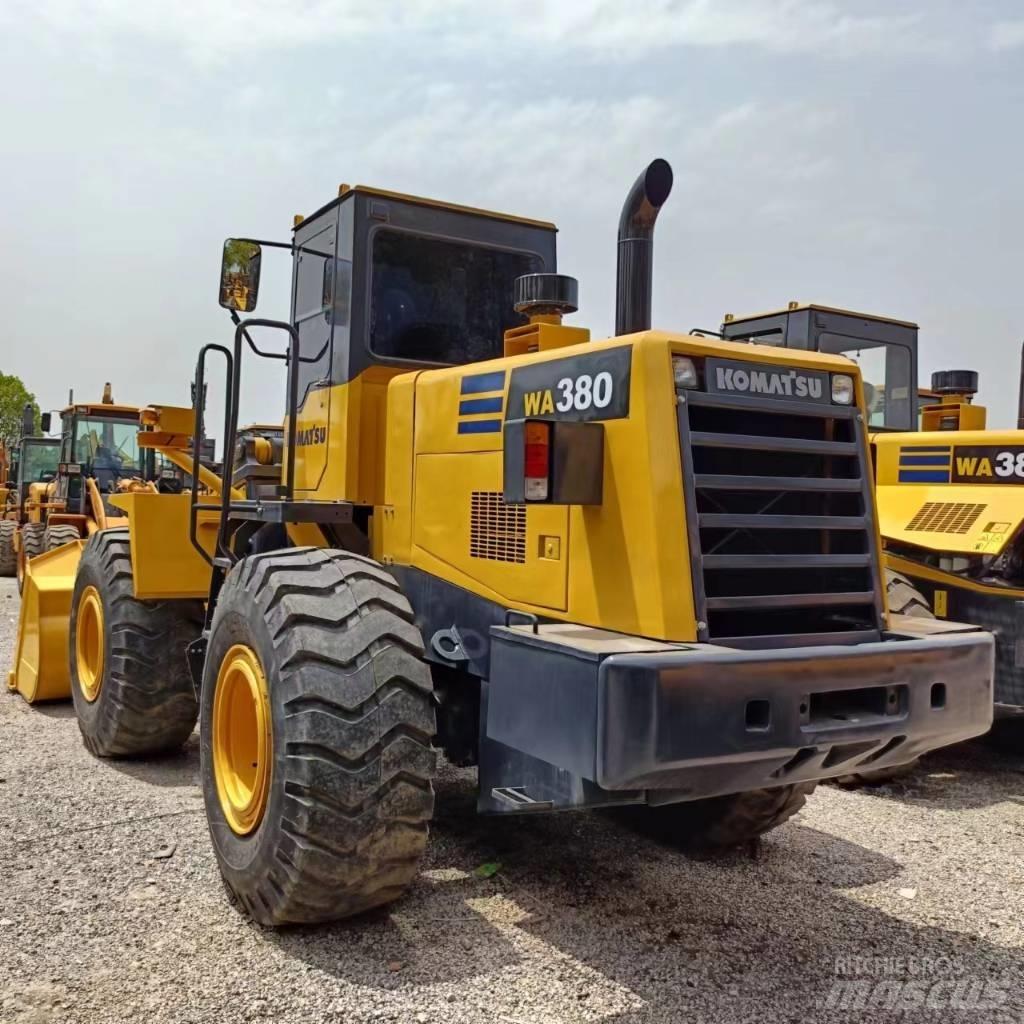 Komatsu WA 380 輪胎式裝載機