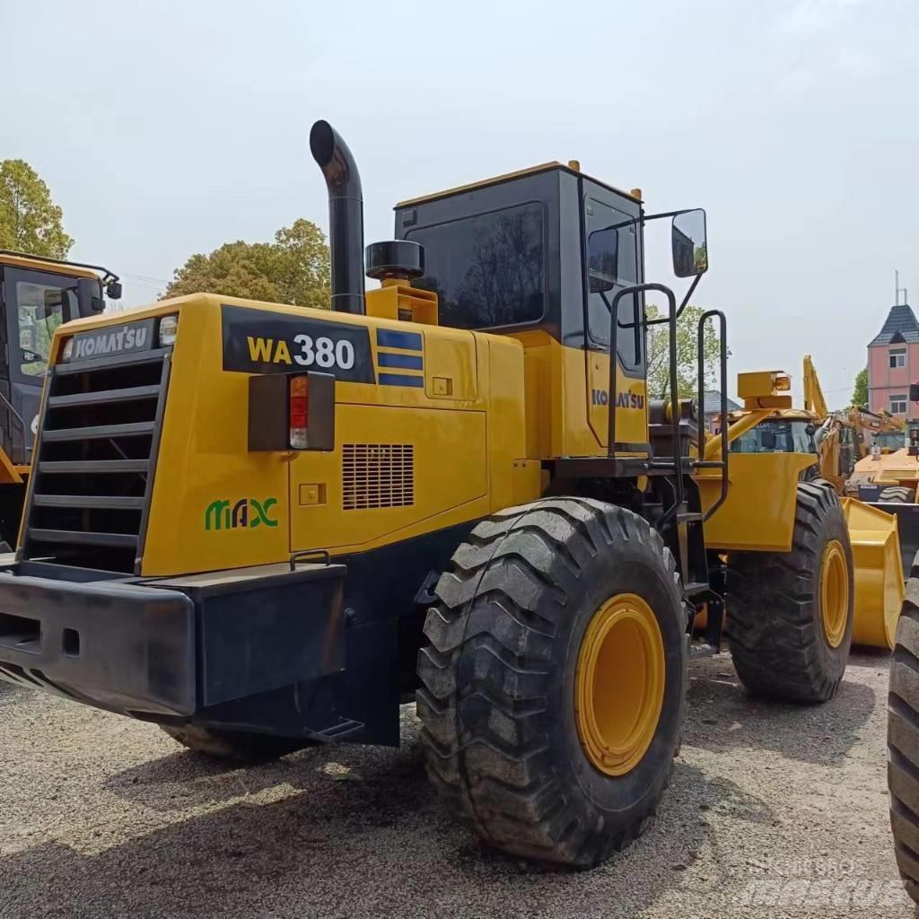 Komatsu WA 380 輪胎式裝載機